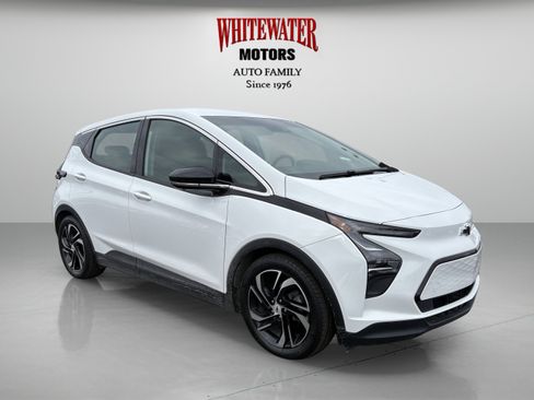 Used 2022 Chevrolet Bolt LT w/ Infotainment Package FWD image 5