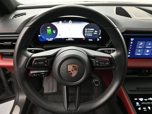Certified 2025 Porsche Macan Electric RWD image 12