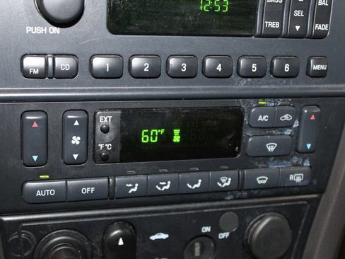 Used 2002 Ford Thunderbird RWD image 28
