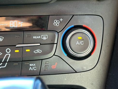 Used 2017 Ford Focus Titanium image 35