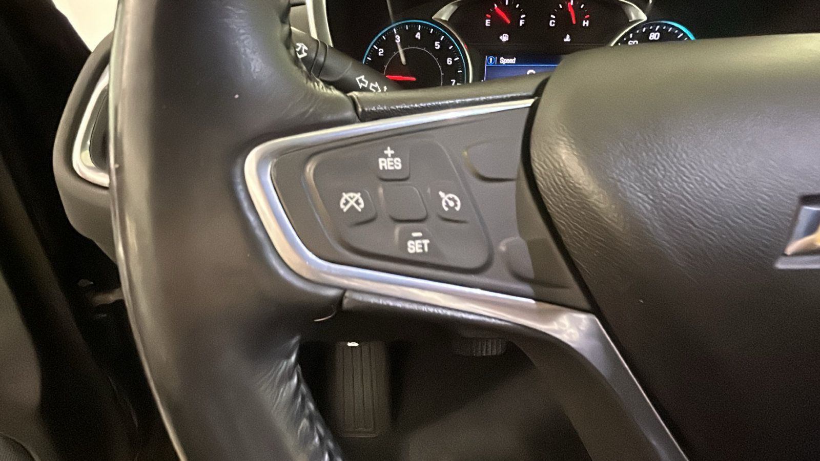 Used 2019 Chevrolet Equinox LT FWD image 20