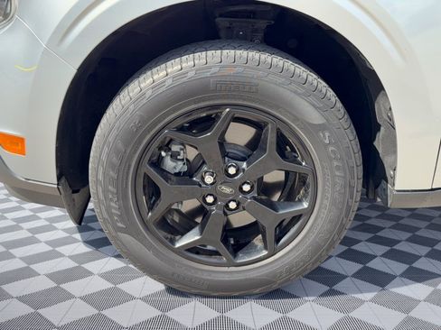 Used 2022 Ford Maverick Lariat w/ Lariat Luxury Package AWD/4WD image 13