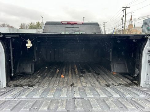 Used 2024 GMC Sierra 1500 AT4 w/ Technology Package image 29