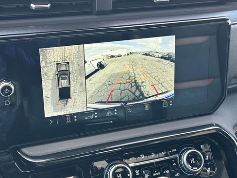 Used 2024 GMC Sierra 1500 AT4 w/ Technology Package image 32