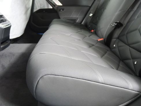 Used 2026 BMW 760i xDrive w/ Executive Package image 15