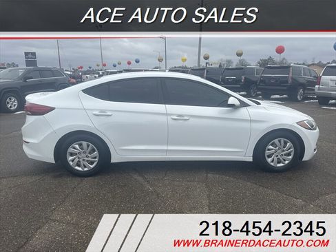 Used 2018 Hyundai Elantra SE image 6