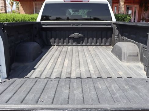 Used 2019 Chevrolet Silverado 1500 LT Trail Boss w/ Convenience Package AWD/4WD image 8