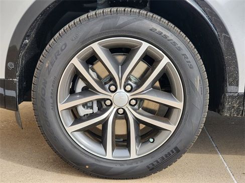 New 2026 Land Rover Discovery Sport Landmark image 7