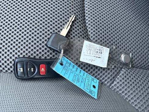 Used 2016 Nissan Frontier SV AWD/4WD image 25