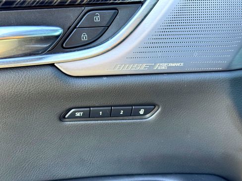 Used 2025 Cadillac XT6 Premium Luxury image 15