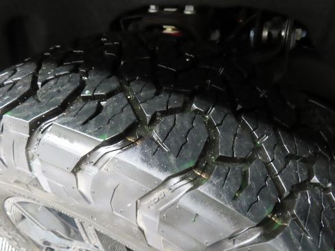 Used 2025 GMC Sierra 2500 AT4 w/ AT4 Premium Plus Package image 7