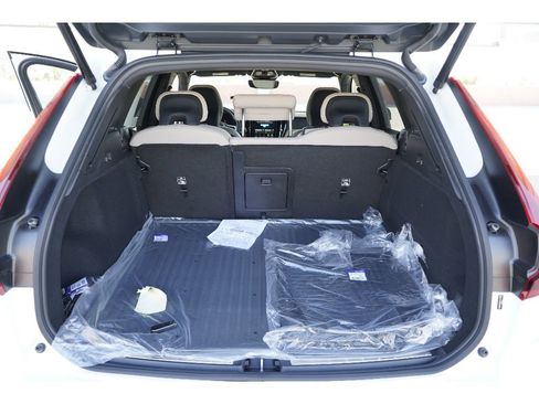 New 2026 Volvo XC60 B5 Plus w/ Protection Package Premier image 23