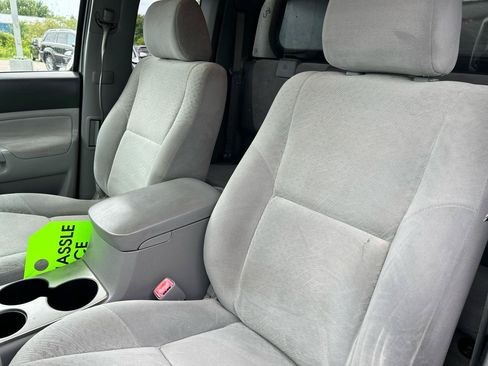 Used 2005 Toyota Tacoma PreRunner RWD image 14