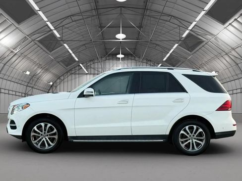 Used 2019 Mercedes-Benz GLE 400 4MATIC image 4