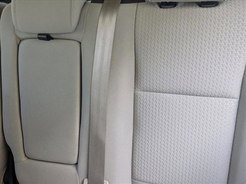 Used 2017 Ford Escape SE w/ Equipment Group 201A image 9