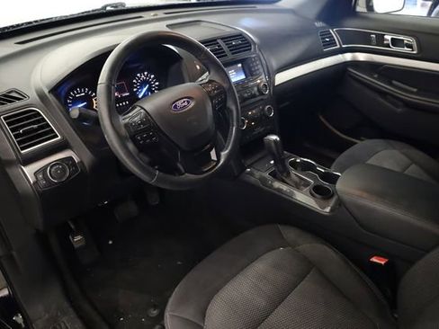 Used 2017 Ford Explorer XLT image 12