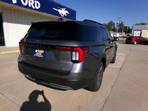 New 2025 Ford Explorer Active image 3