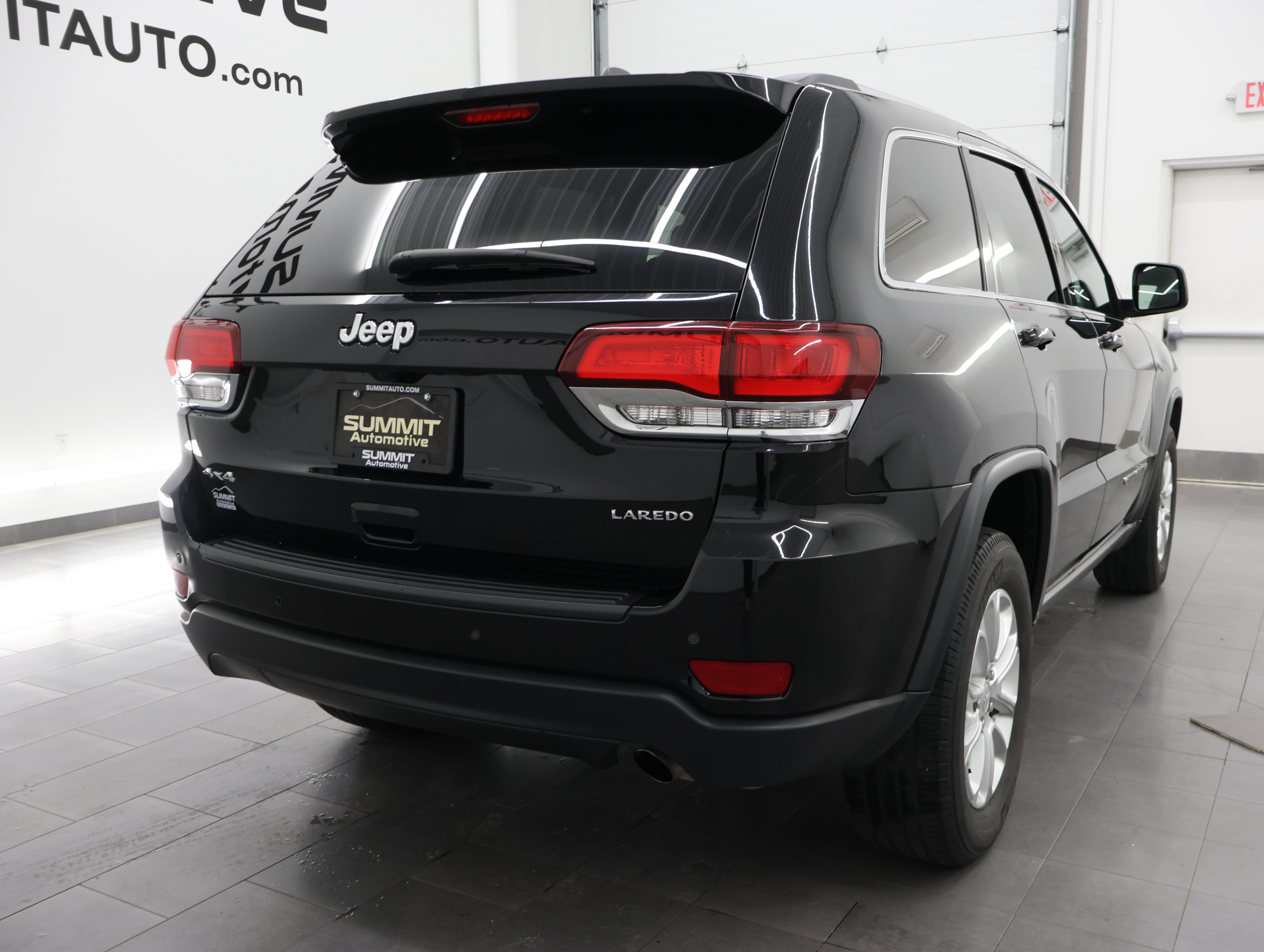 Used 2021 Jeep Grand Cherokee Laredo AWD/4WD image 5