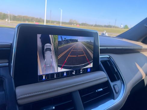 Used 2022 Chevrolet Tahoe Premier w/ Premium Package image 24