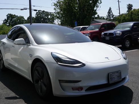 Used 2020 Tesla Model 3 Long Range image 8