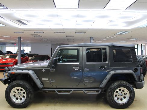 Used 2018 Jeep Wrangler Unlimited Sport S image 18