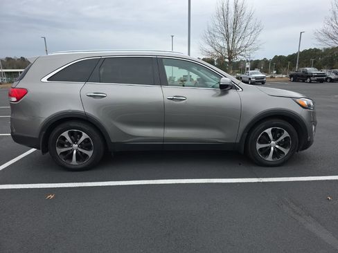 Used 2016 Kia Sorento EX w/ EX Touring Package image 9