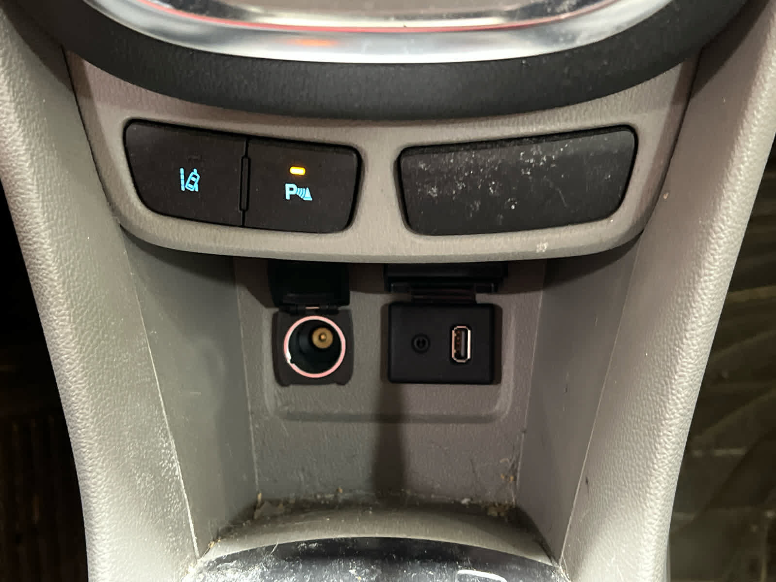 Used 2016 Buick Encore Premium AWD/4WD image 17