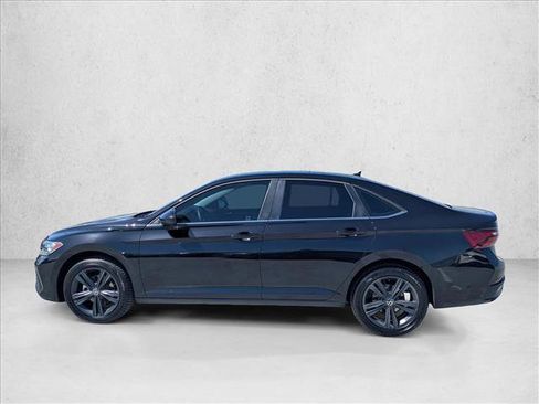 Used 2022 Volkswagen Jetta SE FWD image 9