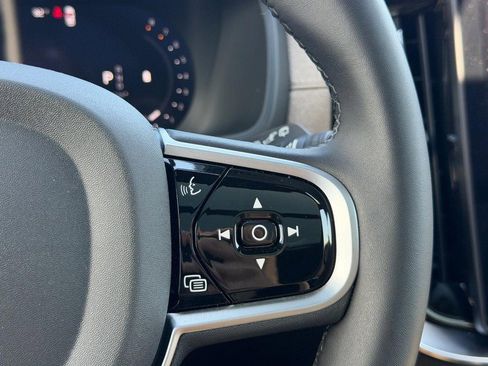 Certified 2025 Volvo XC90 B6 Plus AWD/4WD image 21