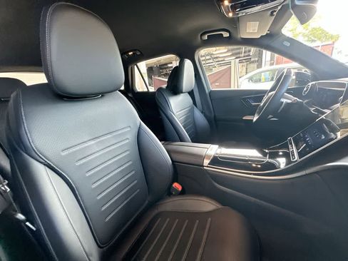 Used 2025 Mercedes-Benz GLC 300 4MATIC image 27