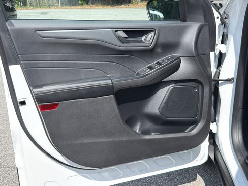 Used 2025 Ford Escape Active FWD image 27
