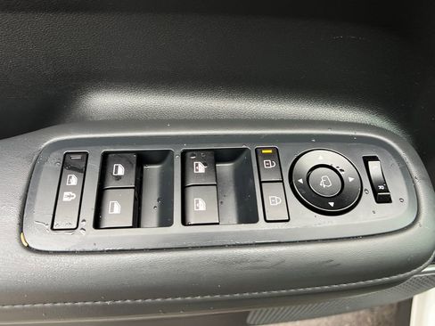 Used 2025 Hyundai Santa Fe Limited FWD image 12