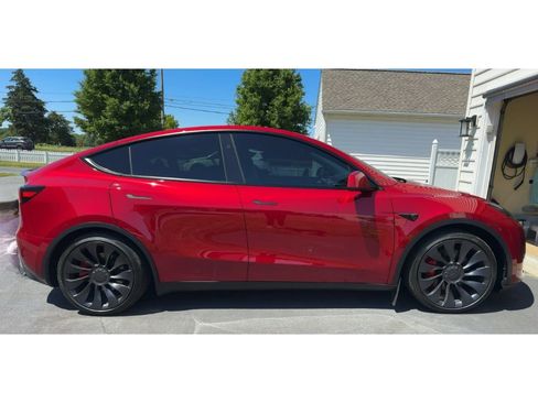Used 2025 Tesla Model Y Performance AWD/4WD image 3