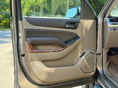 Used 2017 Chevrolet Suburban Premier image 10