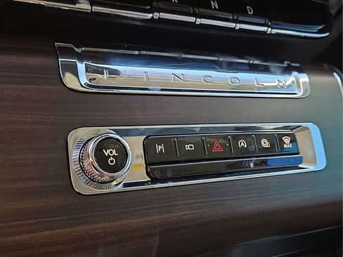Used 2025 Lincoln Aviator Reserve w/ Illumination Package image 27