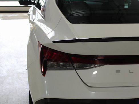 Used 2025 Hyundai Elantra Sport image 37