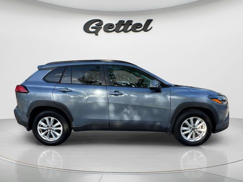 Used 2024 Toyota Corolla Cross LE FWD image 4