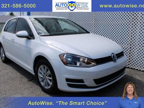 Used 2017 Volkswagen Golf S image 1