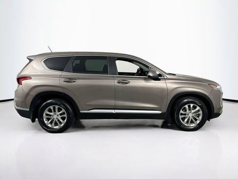Used 2020 Hyundai Santa Fe SE image 4