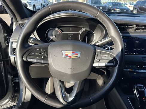 Used 2023 Cadillac XT4 Premium Luxury image 16