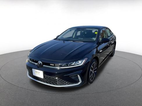 Used 2025 Volkswagen Jetta SE image 7