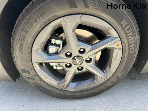New 2026 Kia K4 FWD image 8
