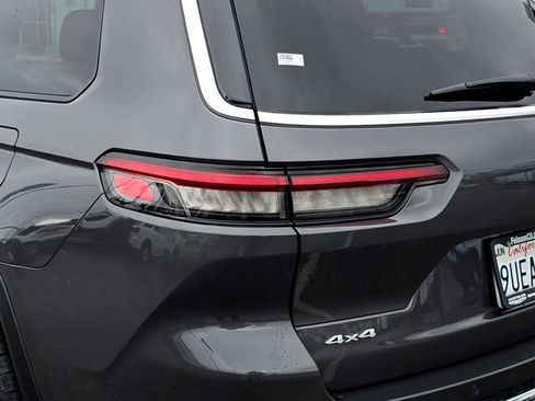 Used 2025 Jeep Grand Cherokee L Laredo w/ Luxury Tech Group I image 30