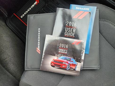 Used 2016 Dodge Charger SE w/ Blacktop Package image 12