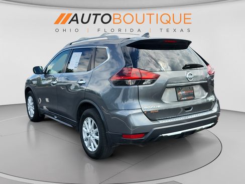 Used 2019 Nissan Rogue S w/ Special Edition Package FWD image 3
