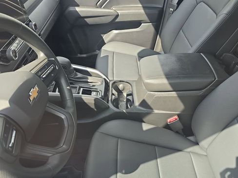 Used 2025 Chevrolet Colorado W/T image 14