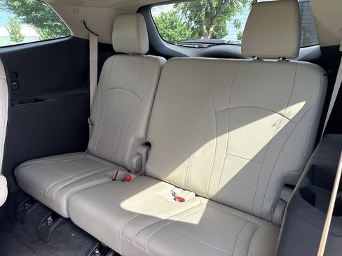 Used 2019 Buick Enclave Essence FWD image 14