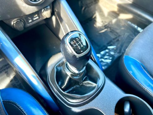 Used 2013 Hyundai Veloster Turbo w/ Ultimate Pkg image 20