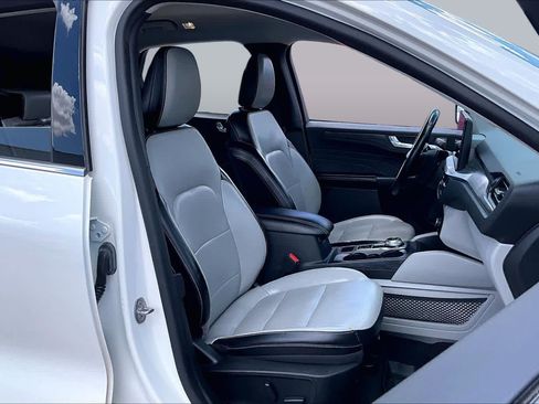Used 2023 Ford Escape Platinum AWD/4WD image 9