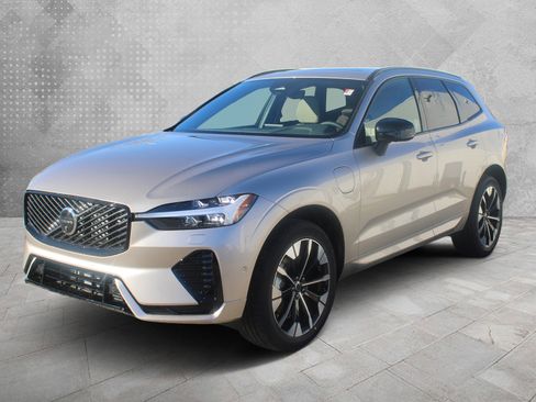 New 2026 Volvo XC60 T8 Plus w/ Protection Package Premier image 5